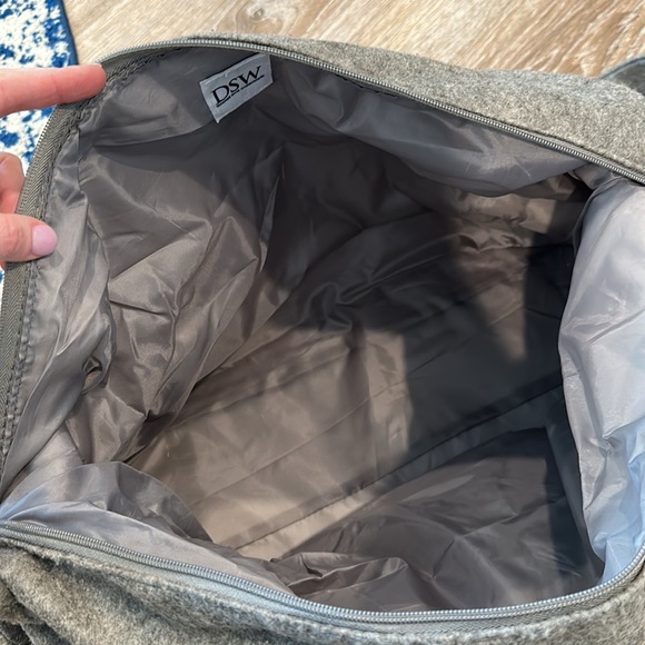DSW weekender gray felt tote - Picture 6 of 6